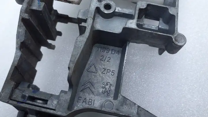 Peugeot RCZ (2010 - 2013) 1199D4 Крепление наружной ручки передней двери — фото 2
