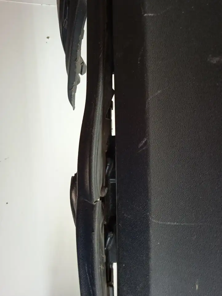 Volvo XC40 (2017 - ) 31449333 Нижняя часть переднего бампера — фото 7