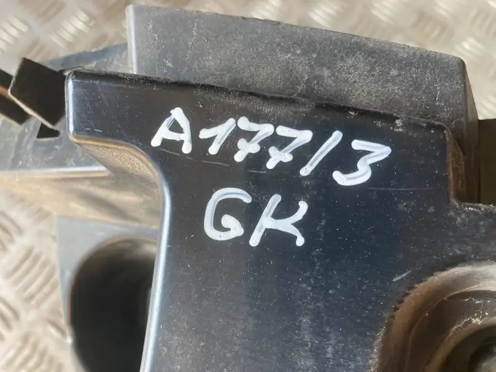Mercedes-Benz A W177 (2018 - ) A1778853302 Кронштейн заднего бампера — фото 2