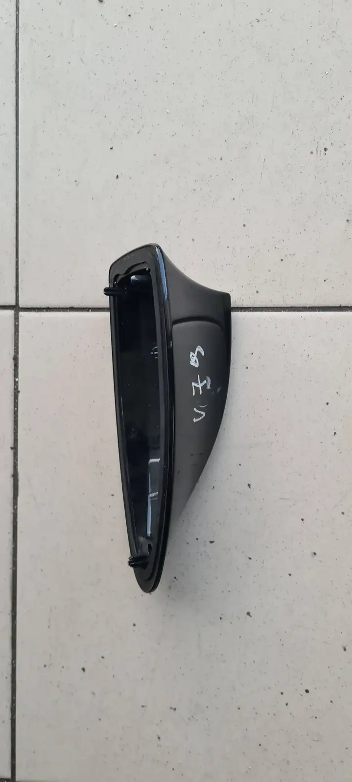 BMW 7 F01 (2008 - 2016) 9175355 Крышка GPS-антенны — фото 3