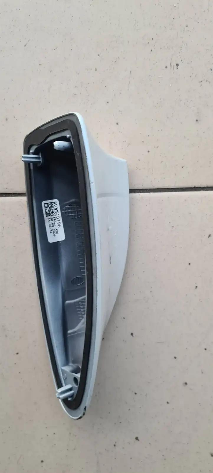 BMW 7 F01 (2008 - 2016) 9184814 Крышка GPS-антенны — фото 4