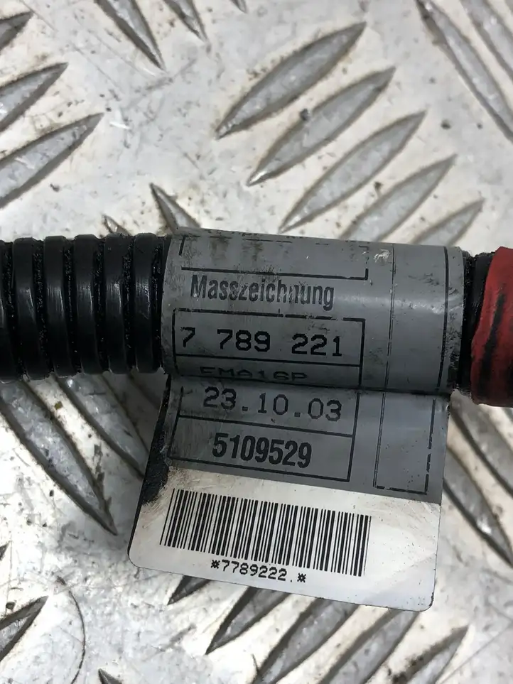 BMW 5 E60 E61 (2004 - 2010) 7789221 Плюсовой провод аккумулятора — фото 4