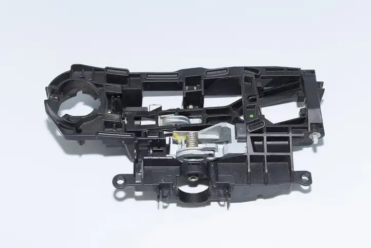 BMW 5 F10 F11 (2009 - 2016) Крепление наружной ручки передней двери — фото 4