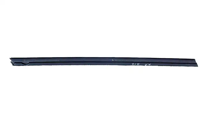 Mercedes-Benz E W212 (2009 - 2016) A2127250265 Накладка стекла передней двери — фото 1