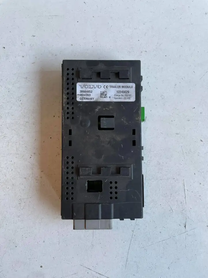 Volvo V70 (2004 - 2007) 30664652 Комплект буксировочного крюка — фото 1