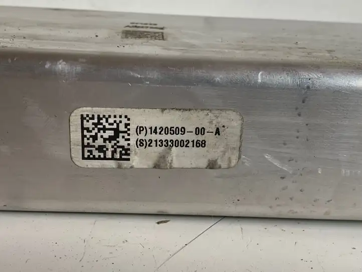 Tesla Model S (2021 - ) 142050900A Другая часть кузова — фото 3