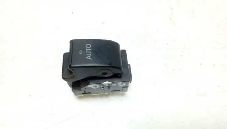Toyota Avensis T250 (2006 - 2009) 8481005050 Блок кнопок стеклоподъемников — фото 1