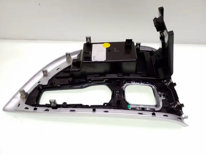 Renault Espace - Grand espace V (2014 - 2019) Другая деталь консоли (туннеля) — фото 4