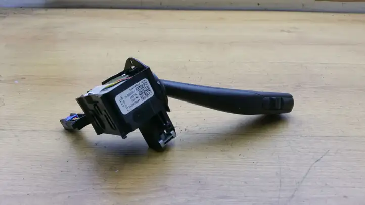 Volkswagen Tiguan (2007 - 2011) 1K0953519J Переключатель стеклоочистителей — фото 3