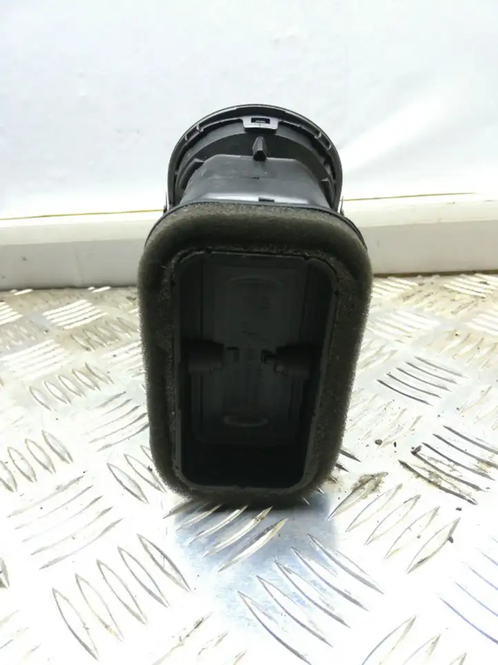 Volkswagen Tiguan (2007 - 2011) 5M0819796A Боковой воздушный дефлектор — фото 4