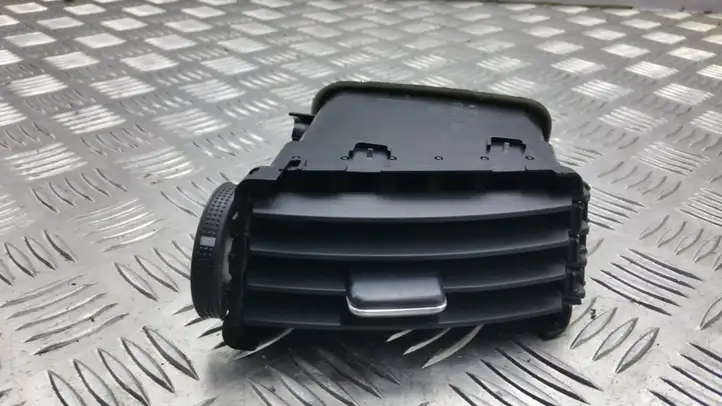 Toyota Corolla Verso AR10 (2004 - 2009) 5568064020 Боковой воздушный дефлектор — фото 1