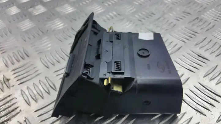 Ford Kuga I (2008 - 2012) 3M51R018B09AFW Боковой воздушный дефлектор — фото 6