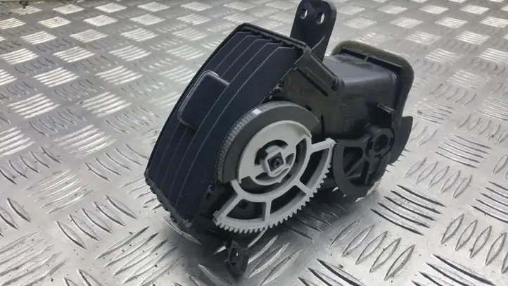Toyota Corolla Verso AR10 (2004 - 2009) 5566064010 Боковой воздушный дефлектор — фото 3