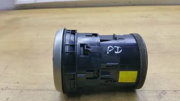 Nissan Qashqai (2006 - 2010) 68760JD10A Боковой воздушный дефлектор — фото 2