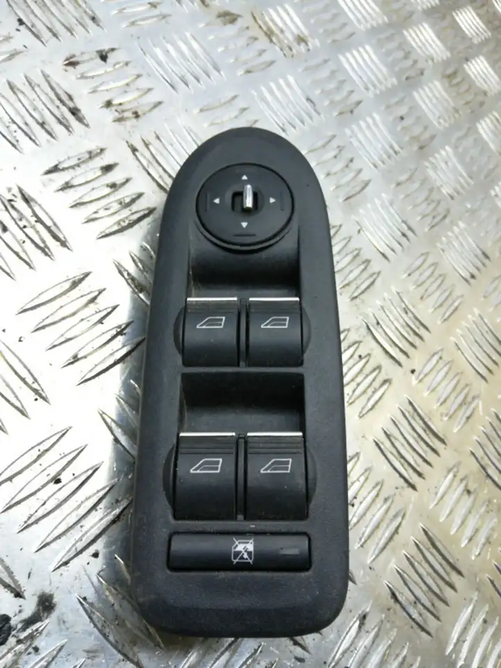 Ford Kuga I (2008 - 2012) P8M5T14A132AC Блок кнопок стеклоподъемников — фото 1