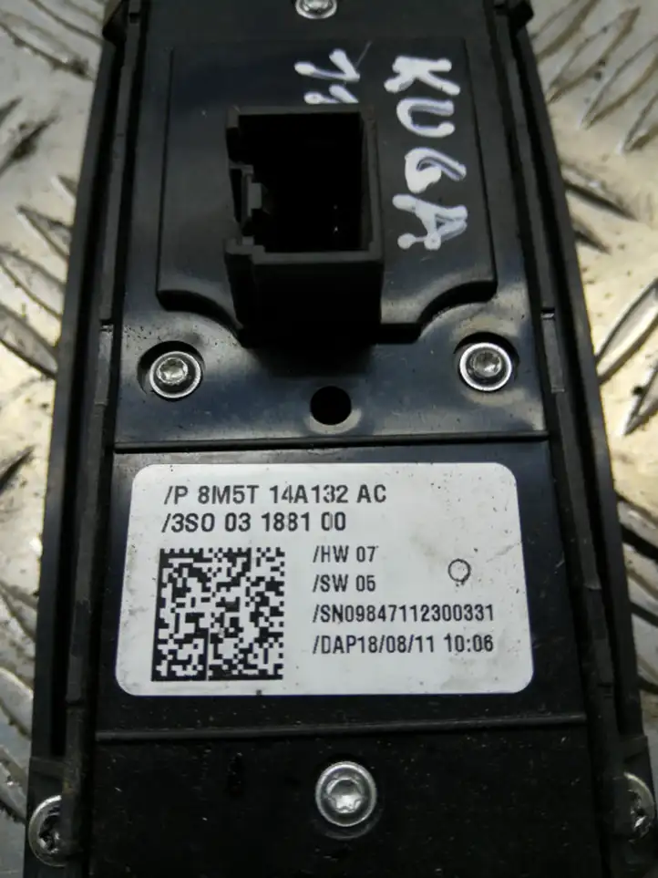 Ford Kuga I (2008 - 2012) P8M5T14A132AC Блок кнопок стеклоподъемников — фото 3