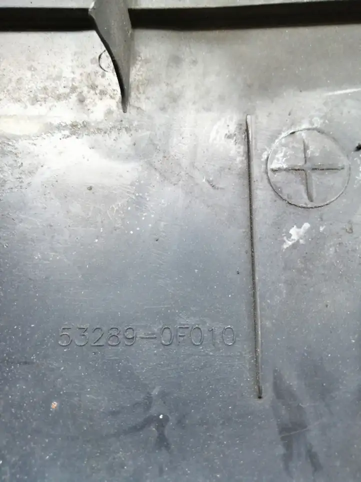 Toyota Corolla Verso AR10 (2004 - 2009) 532890F010 Облицовка радиатора — фото 3