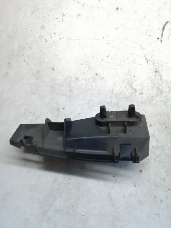 Toyota Corolla Verso AR10 (2004 - 2009) 525630F010 Кронштейн заднего бампера — фото 1