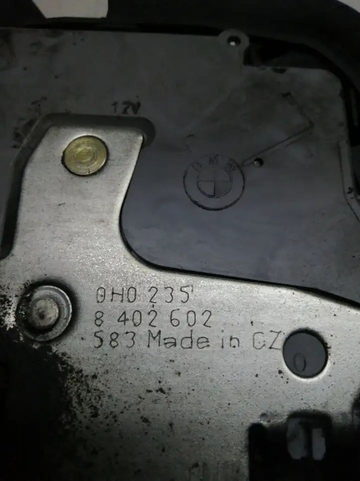 BMW X5 E53 (1999 - 2006)  8402602 Замок задней двери