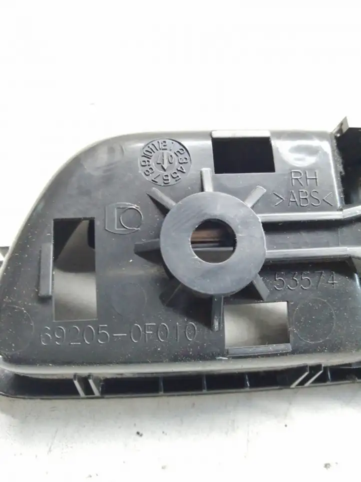 Toyota Corolla Verso AR10 (2004 - 2009) 692050F010 Внутренняя ручка двери — фото 2