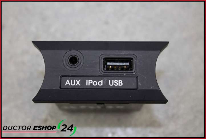 961201W000 KIA Rio USB jungtis