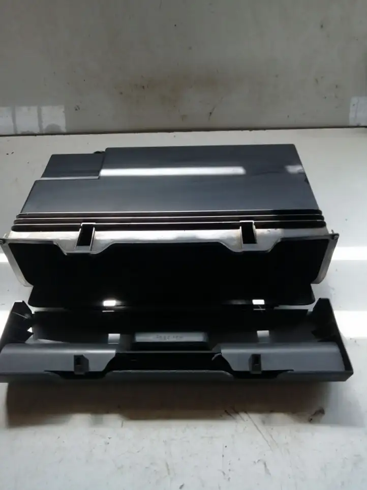 Volkswagen Touran I (2003 - 2010) 1T0881580D Вещевой ящик — фото 2