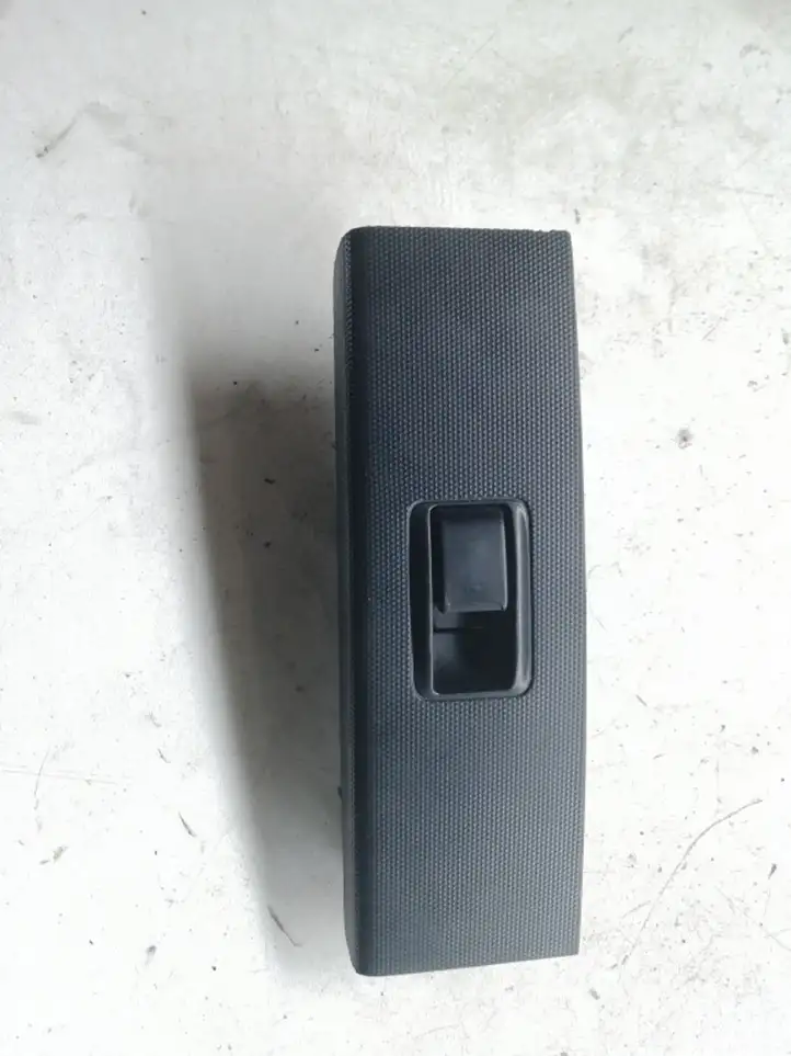 Toyota Corolla Verso AR10 (2004 - 2009) 742320F030 Блок кнопок стеклоподъемников — фото 1