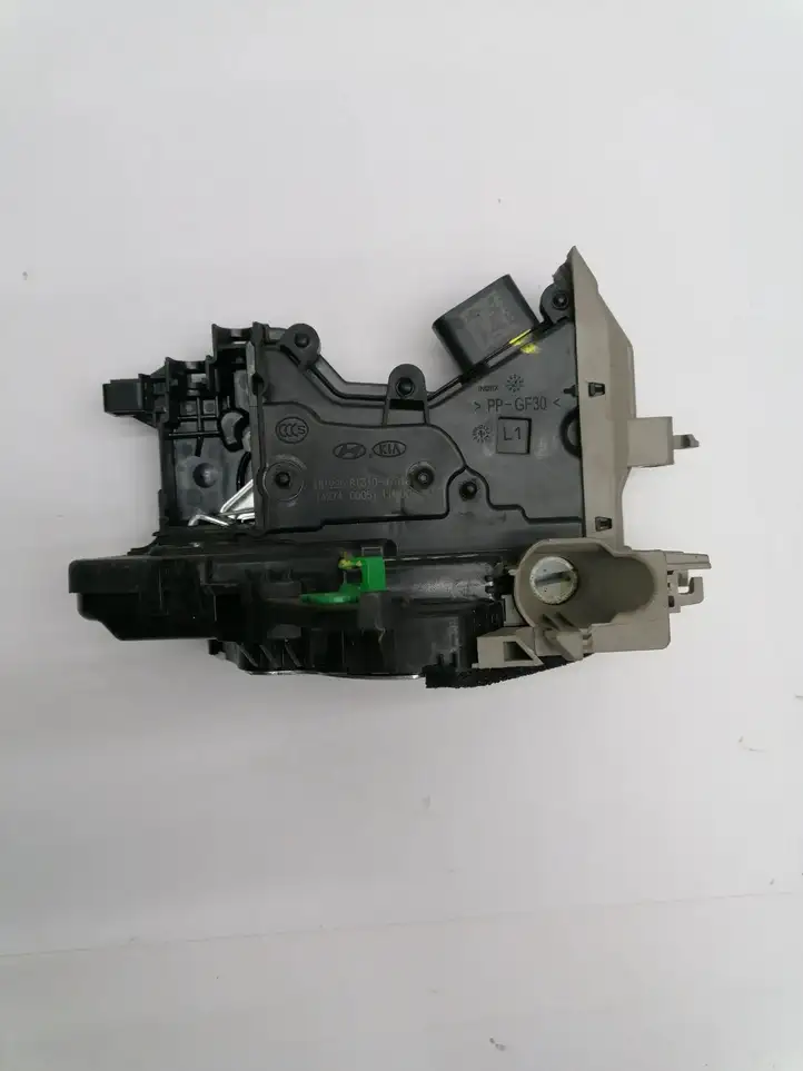 Kia Ceed (2018 - 2021) 81310J7010 Замок передней двери — фото 2