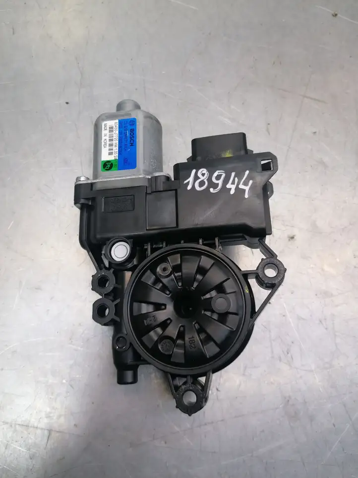 Kia Ceed (2018 - 2021) 83450J7720 Стеклоподъемник задней двери — фото 1