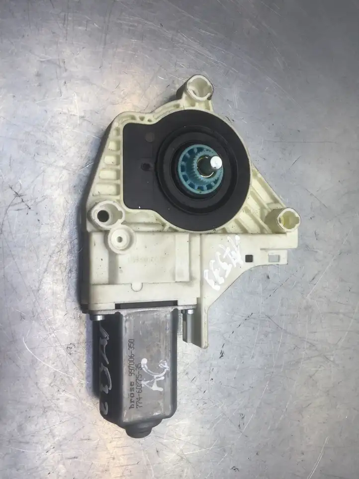 Audi A6 S6 C6 4F (2004 - 2008) 8K0959812 Стеклоподъемник задней двери — фото 1