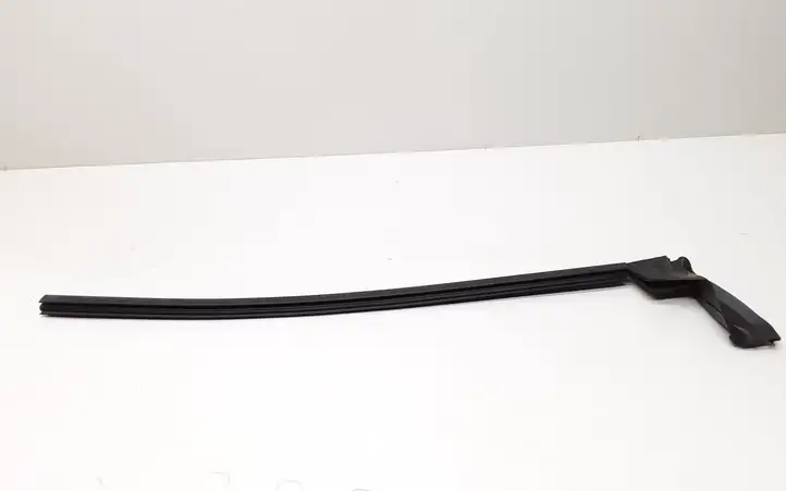 BMW 3 E92 E93 (2005 - 2014) 7187083 Уплотнитель стекла передней двери — фото 1