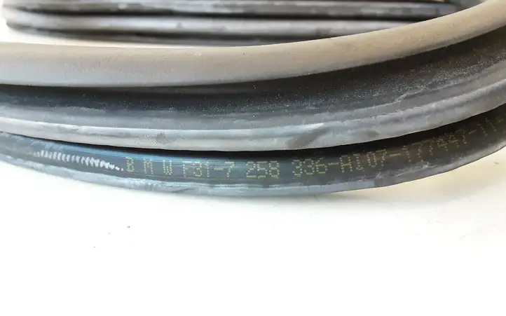 BMW 3 F30 F35 F31 (2012 - 2018) 7258336 Уплотнитель кузова — фото 2