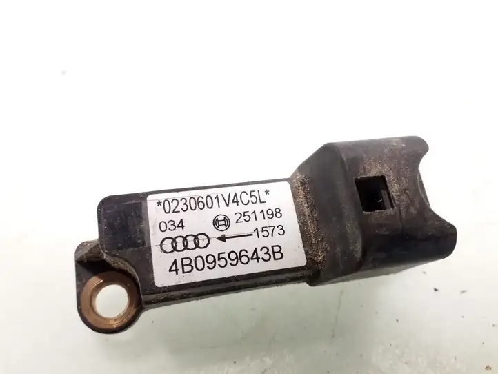 Audi A4 S4 B5 8D (1999 - 2001) 4B0959643B Датчик удара SRS — фото 3