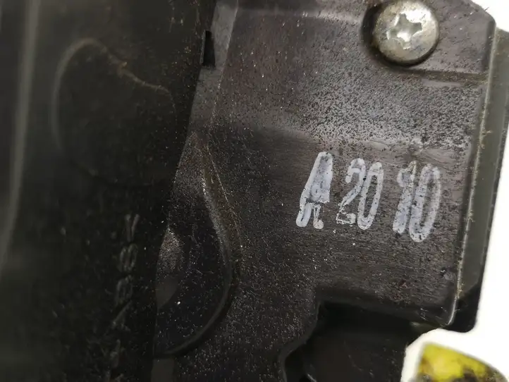Toyota Verso (2012 - 2015) A2010 Замок передней двери — фото 3