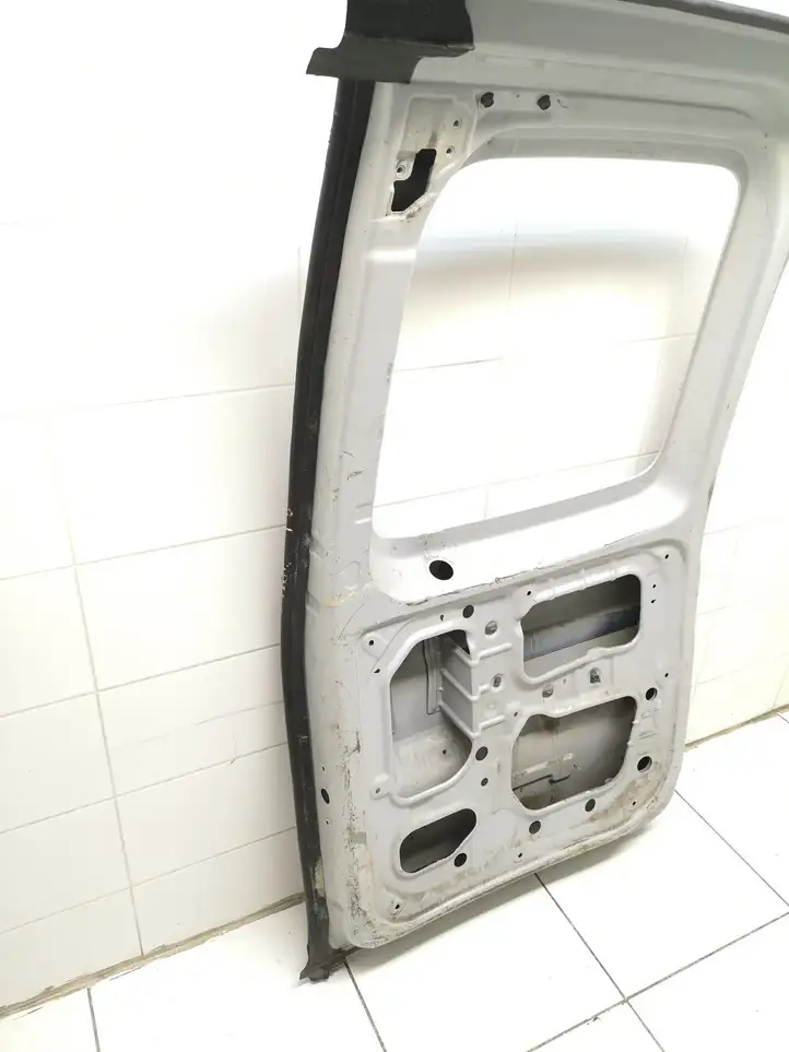 Hyundai H-1, Starex, Satellite (2007 - 2013) Багажная дверь — фото 2