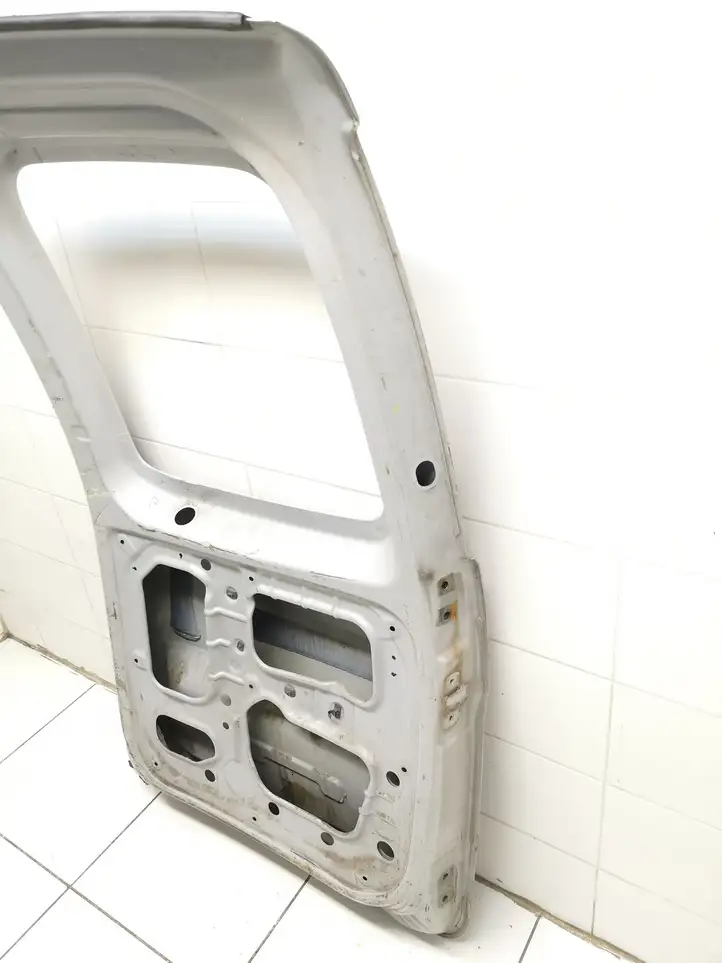Hyundai H-1, Starex, Satellite (2007 - 2013) Багажная дверь — фото 11