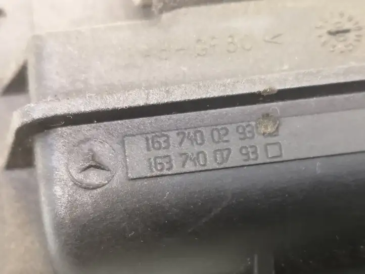 Mercedes-Benz ML W163 (1997 - 2005) 1637400293 Ручка крышки багажника — фото 4