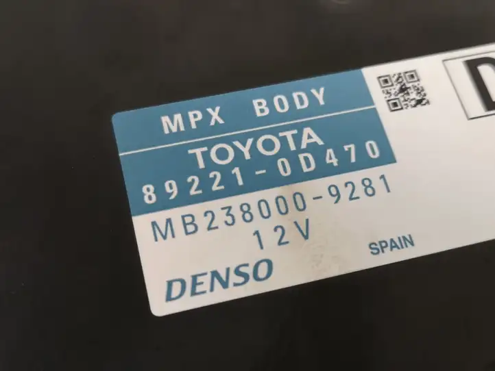 Toyota Yaris (2014 - 2019) 892210D470 Прочие блоки управления — фото 2