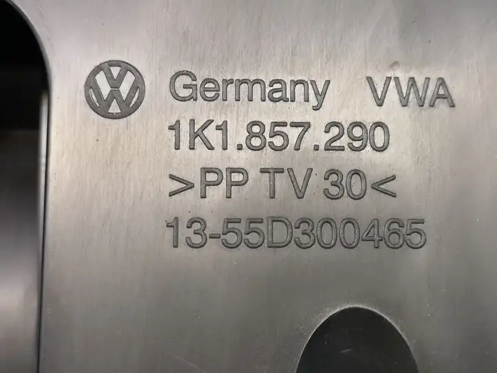 Volkswagen Golf V (2003 - 2009) 1K1857290 Вещевой ящик — фото 9