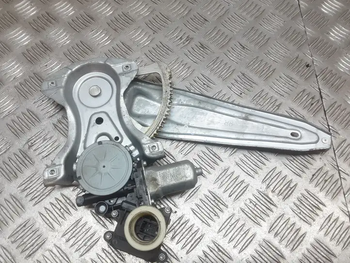 Toyota Verso (2009 - 2012) 698300F040 Стеклоподъемник задней двери — фото 1