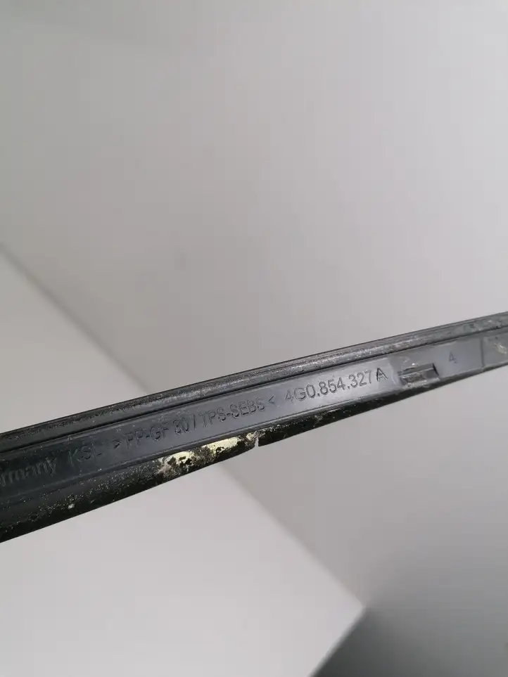 Audi A6 C7 (2011 - 2014) 4G0854327A Накладка стоек лобового стекла — фото 2