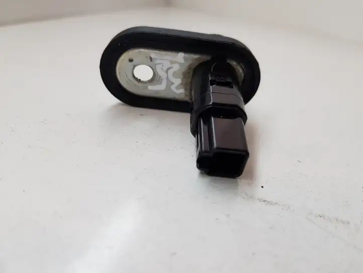 Toyota Auris 150 (2006 - 2012) Датчик открытия задней двери — фото 2