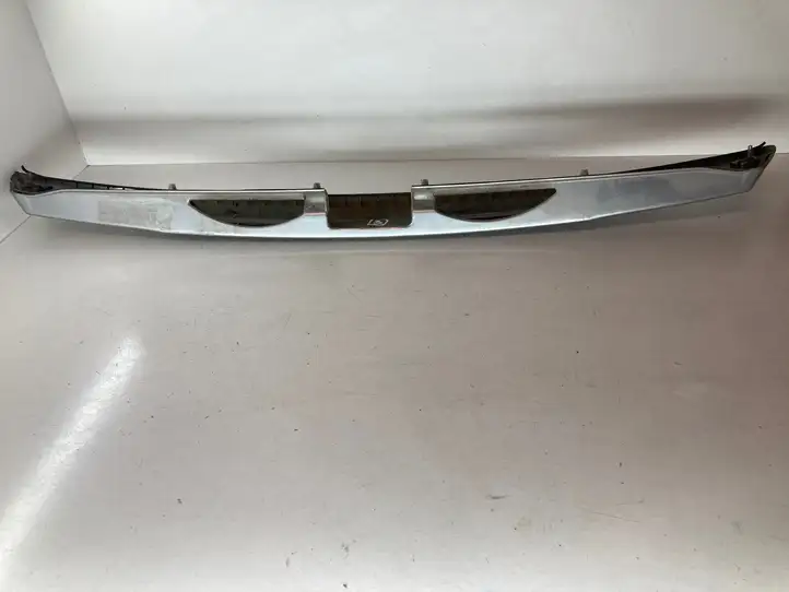 Honda FR-V (2004 - 2009) Подсветка номера — фото 3