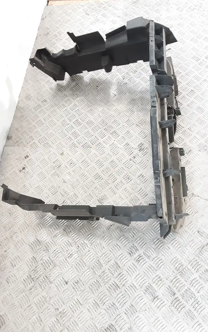 Jeep Cherokee (2013 - 2017) 68203073AA Верхняя панель радиатора — фото 5