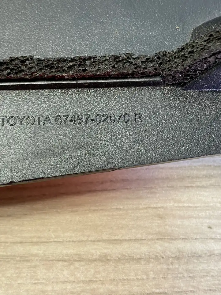 Toyota Auris E180 (2012 - 2018) 6748702070R Направляющие стекла двери — фото 2