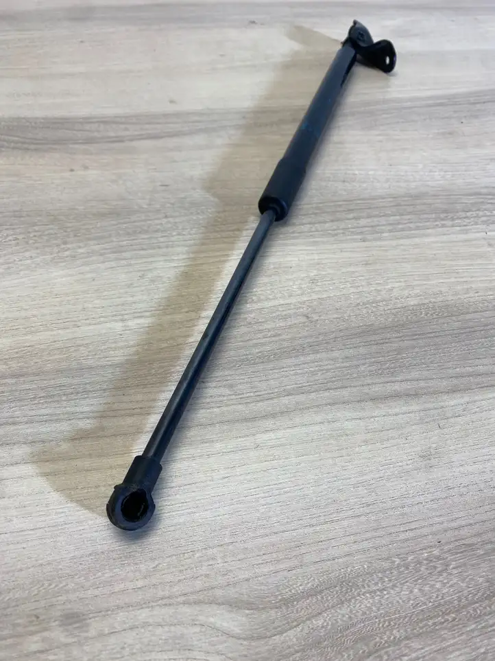 Toyota Auris E180 (2012 - 2018) 6895002170 Амортизатор крышки багажника — фото 4