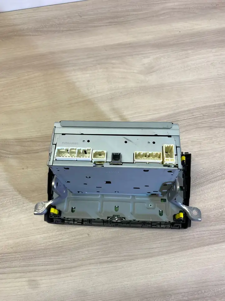 Toyota Avensis T270 (2009 - 2012) 8612005210 Магнитола / мультимедийная система — фото 7