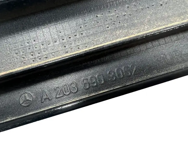 Mercedes-Benz C W203 (2000 - 2007) A2036903062 Молдинги задней двери — фото 2