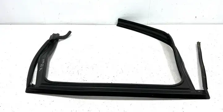 Volvo XC60 (2008 - 2013) 30762368 Уплотнитель стекла задней двери — фото 4
