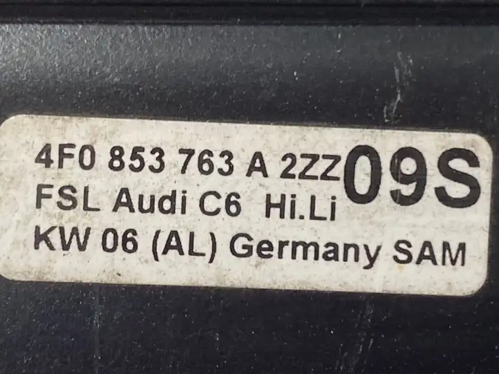 Audi A6 S6 C6 4F (2004 - 2008) 4F0853763A2ZZ Накладка стекла задней двери — фото 2